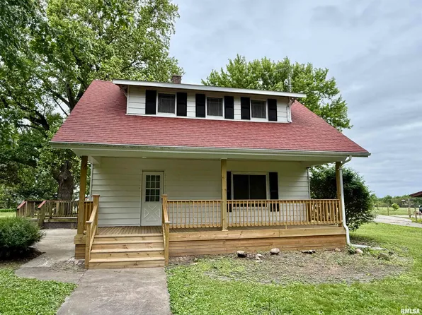425 Elm St, Victoria, IL 61485