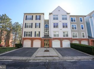 245 S Pickett St APT 202, Alexandria, VA 22304