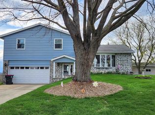 3751 Kettle View Dr, Slinger, WI 53086