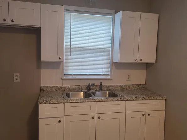 (undisclosed Address), Harper Woods, MI 48225