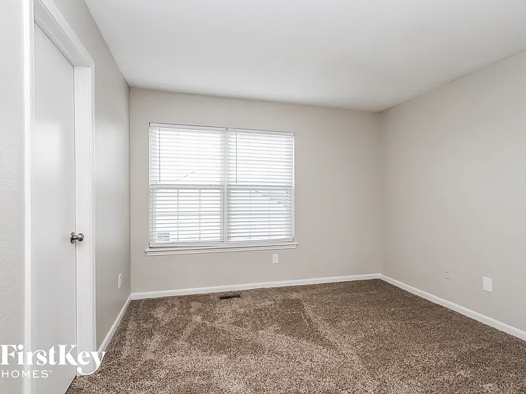 37 Lasalle Ln — Photo 14