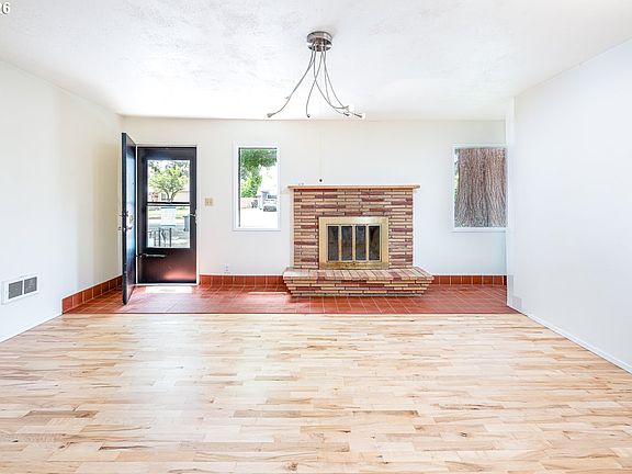 5th image of 1404 Centennial Blvd