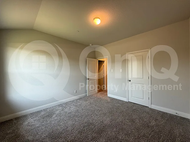 588 Hutchinson Ln — Photo 16