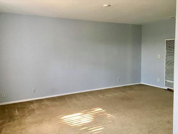 4th image of 824 Blair Ave #6