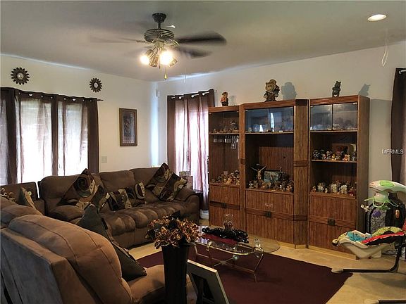 3rd image of 127 Bianca Ct