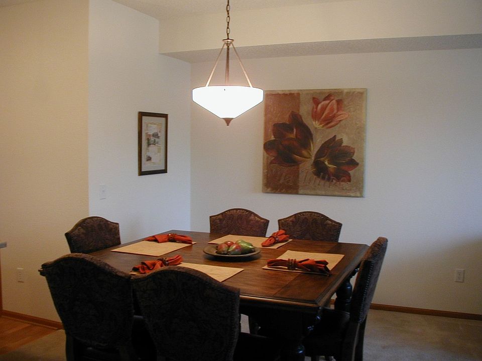 Generous area for dining.