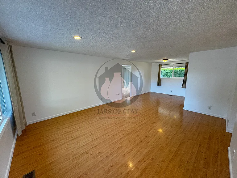 4934 Nina Ave SE — Photo 2