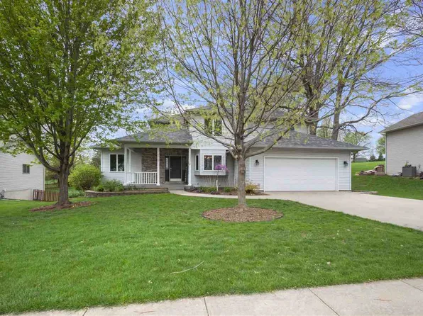 2012 Lynncrest Dr, Coralville, IA 52241