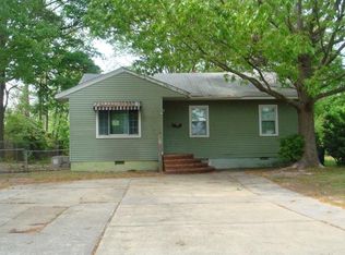 15 Lee Rd, Newport News, VA 23605