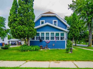 894 3rd St, Menasha, WI 54952