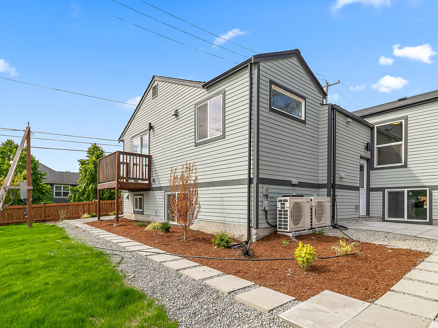 2 bed, 1.5 bath, 980 sqft, $2,895 — Photo 2