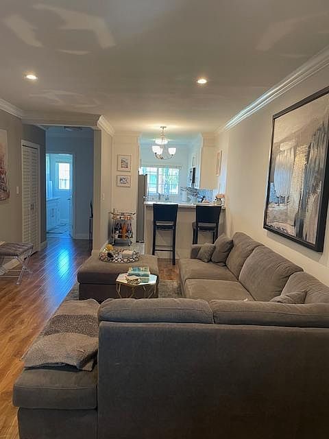 1st image of 11470 Moorpark St APT 8