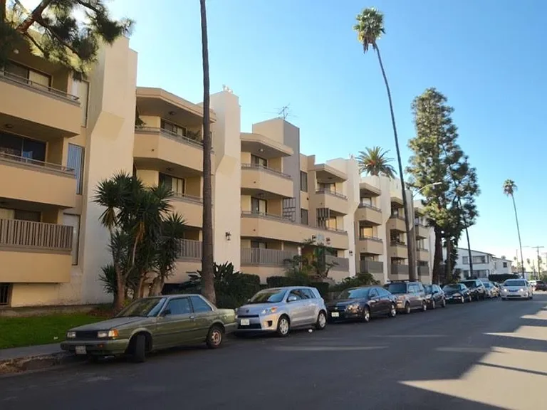 5th Street Apartments — Photo 16