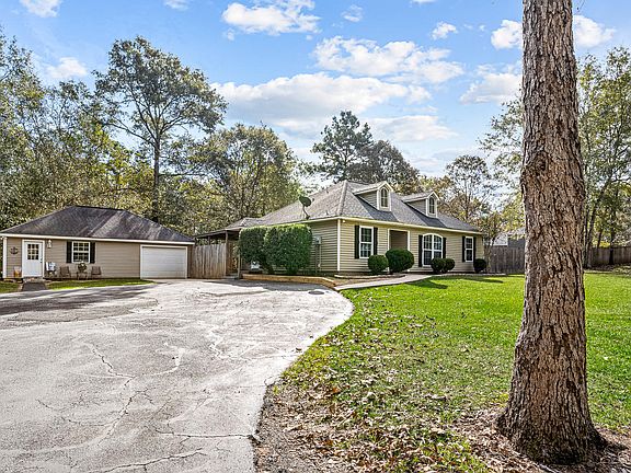 2nd image of 76 Hidden Oaks Dr