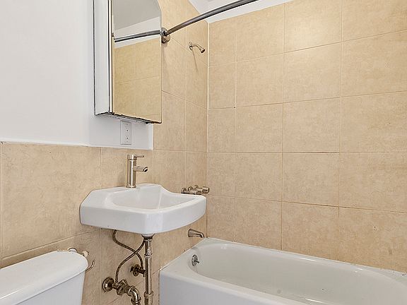 4th image of 2240 1st Ave #1S