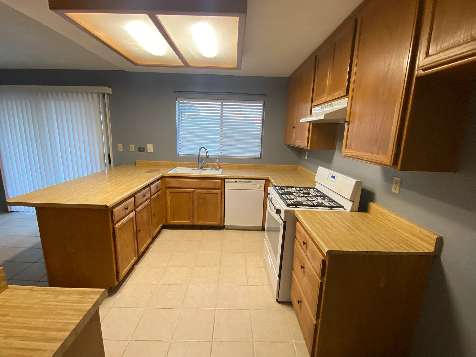 Matthew Ave, Rosamond — Photo 4