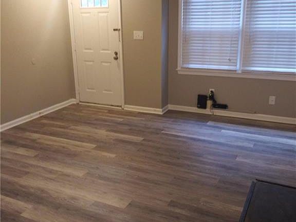 4th image of 701 New River Ct APT H