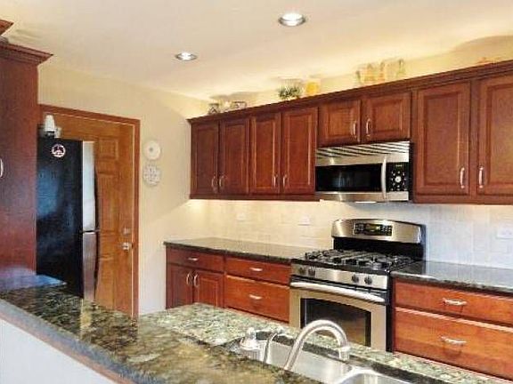 4th image of 1426 N Driftwood Ave