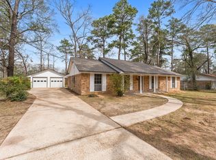 210 Bybee Dr, Conroe, TX 77301