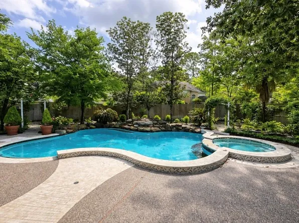 94 E Fairbranch Cir, Spring, TX 77382