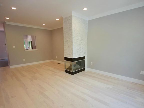 3rd image of 5921 Raina Dr