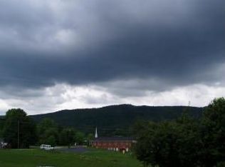 1426 Valley Rd, Troutville, VA 24175