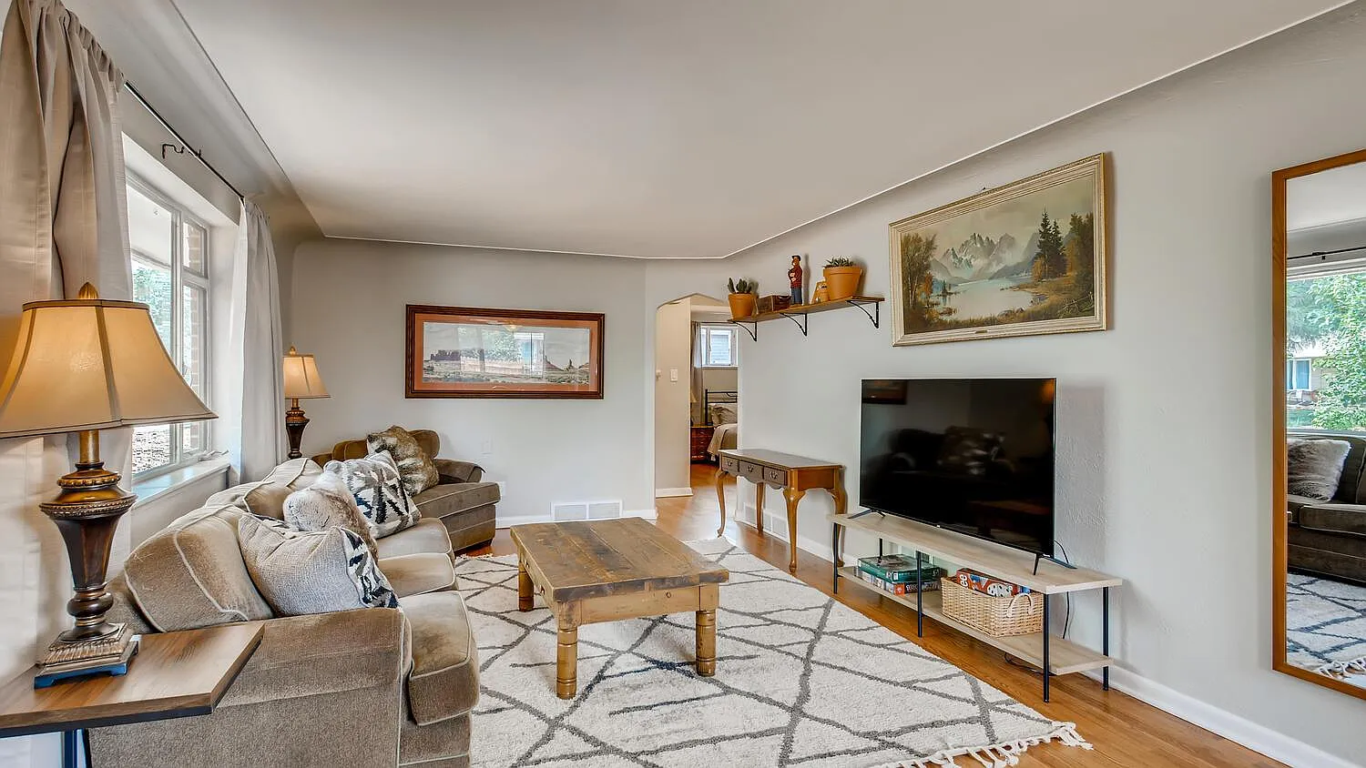 5 bed, 1950 sqft, $5,000 — Photo 2