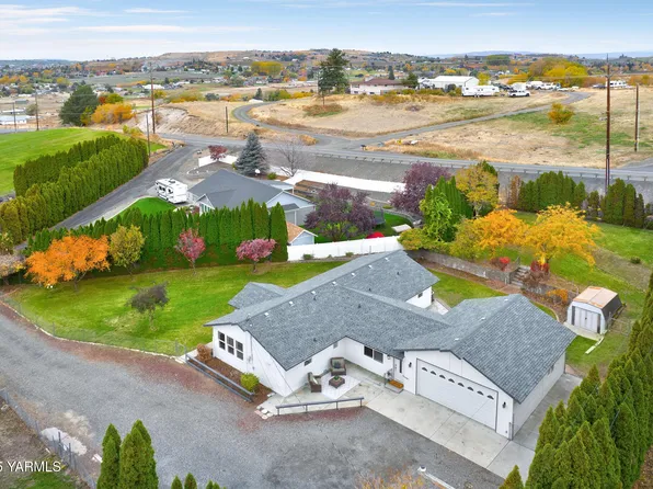 677 Gore Rd, Selah, WA 98942