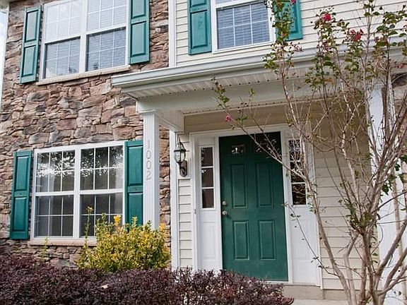 2nd image of 1002 Woodside Park Ln