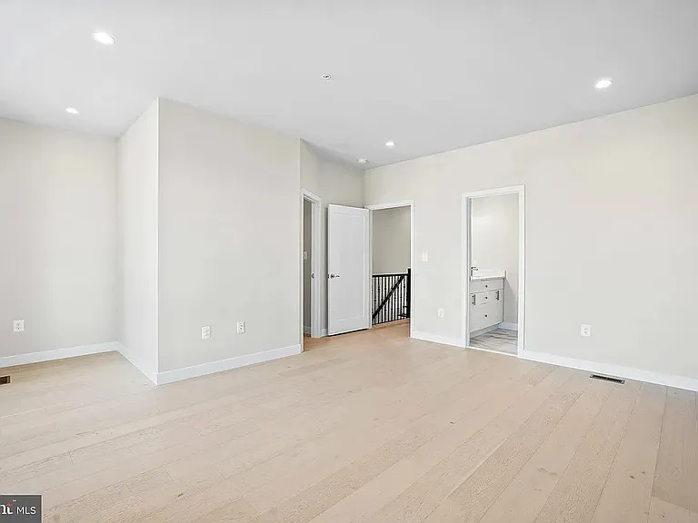 2520 Elvans Rd SE — Photo 11