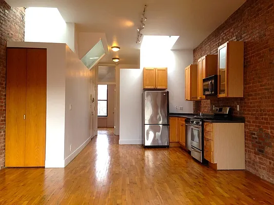 Rented by JAD Realty Group | media 21