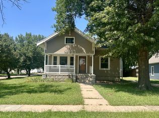 210 2nd St, Linn, KS 66953
