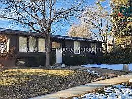 1085 Custer Ave