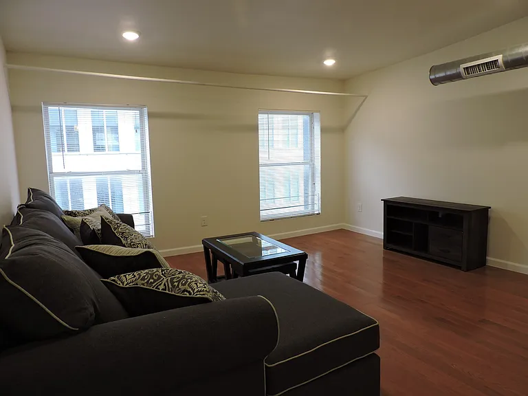 309 Sycamore Street Apartments — Photo 7