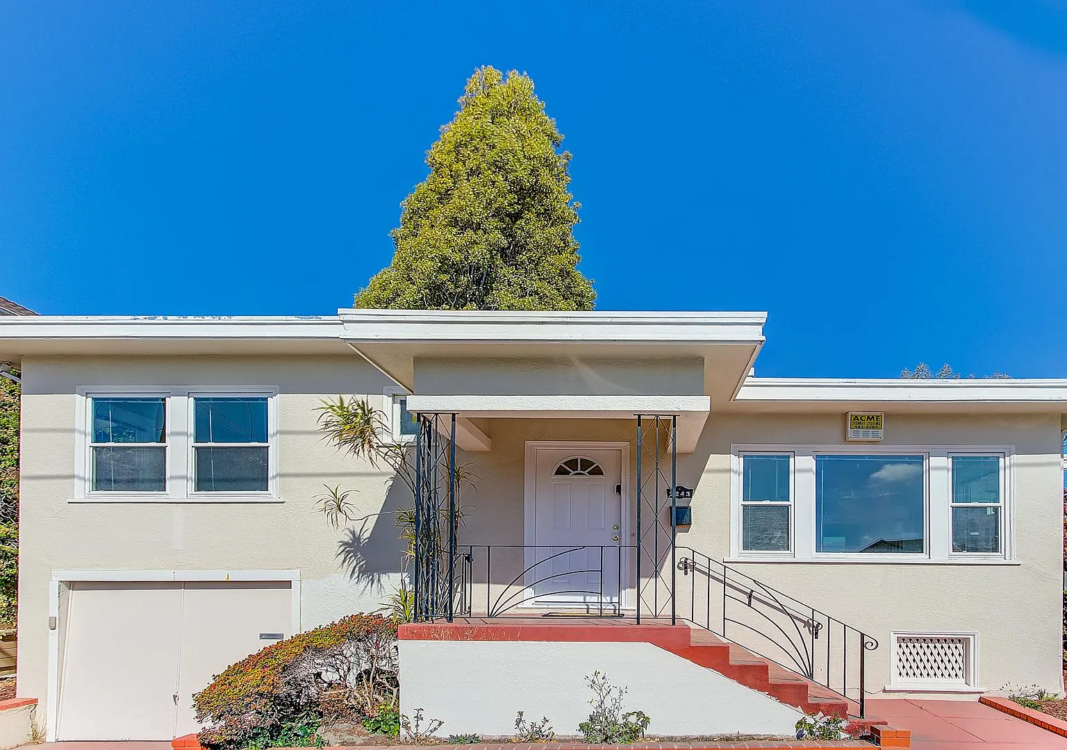 2243 Woolsey St — Photo 2
