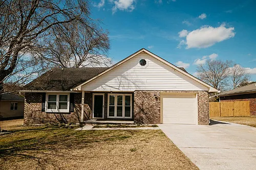 318 Jennie St Photo 1