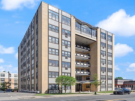 4th image of 340 Main St APT 301