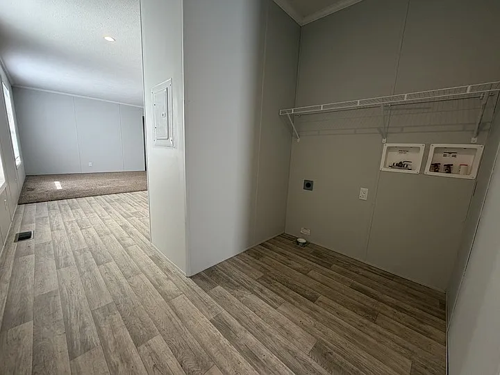 38000 Le Chateau Blvd #828 — Photo 9