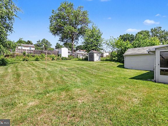 5th image of 1024 Buttonwood Dr