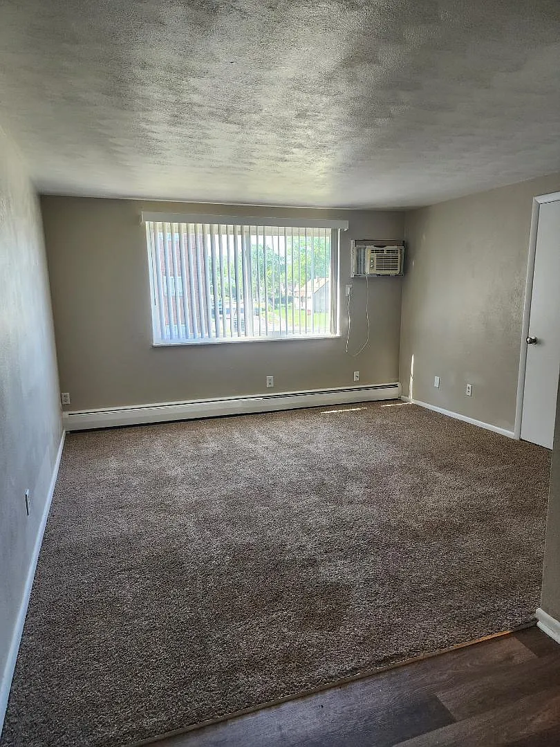 420 N. Cherrywood Ave - 5 — Photo 4