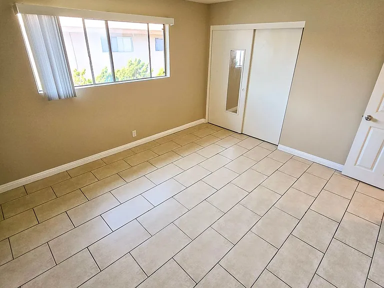 6460 Crescent Ave — Photo 17