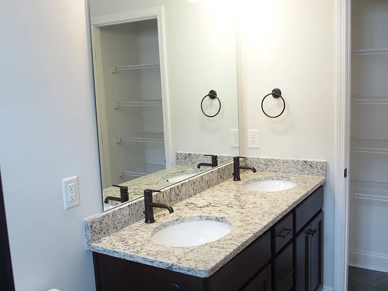 807 Bolton Dr — Photo 21