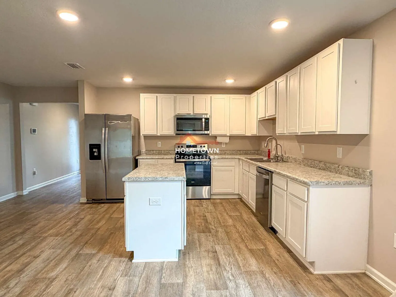 3 bed, 2.0 bath, 1979 sqft, $2,150 — Photo 4
