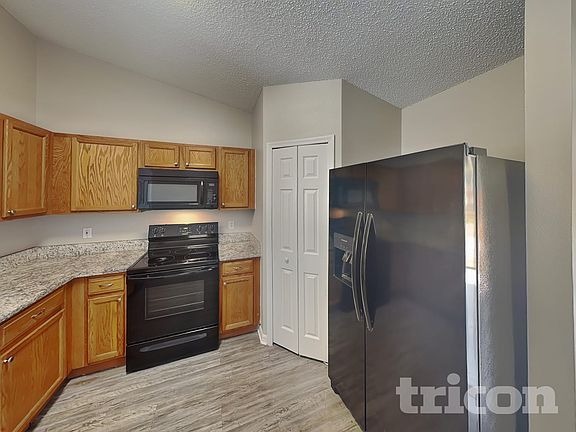 4th image of 3390 Shalimar Cir