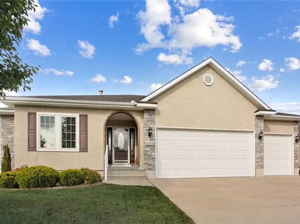 4623 SW Olympia Dr, Lees Summit, MO 64082