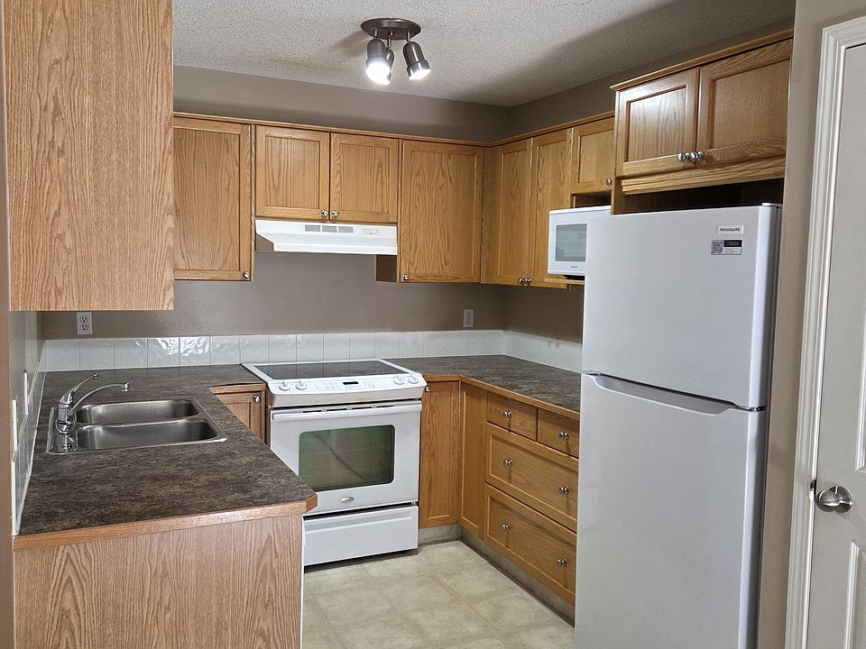 2nd image of 156 Canoe Dr SW #29