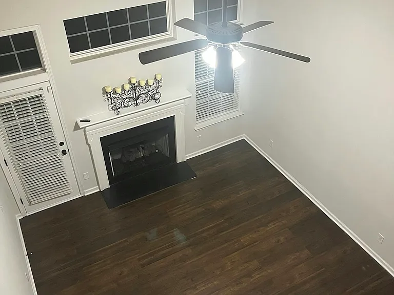 717 Prospect Ln — Photo 15