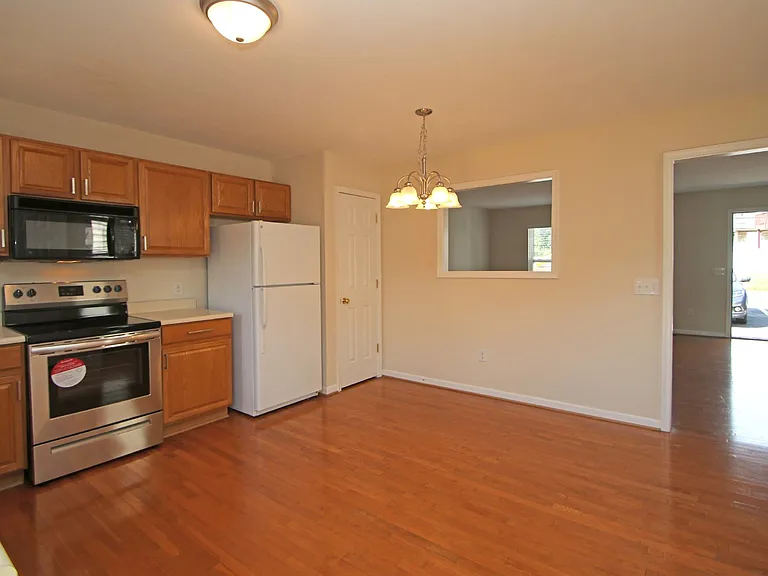 1260 Old Richmond Cir — Photo 5