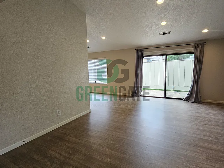 1108 Cedar Creek Dr #1 — Photo 7