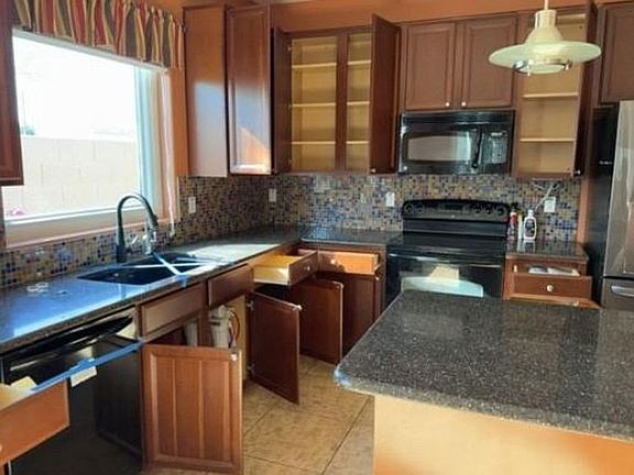 5th image of 42463 W Mira Ct